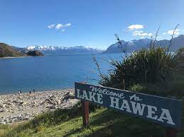 Lake Hawea sign at the entrance of the township